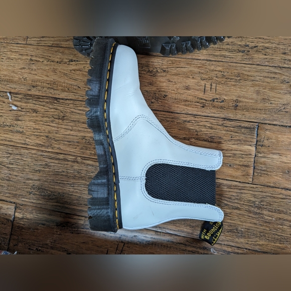 Doc Martens White Chelsea Boots - Picture 4 of 10